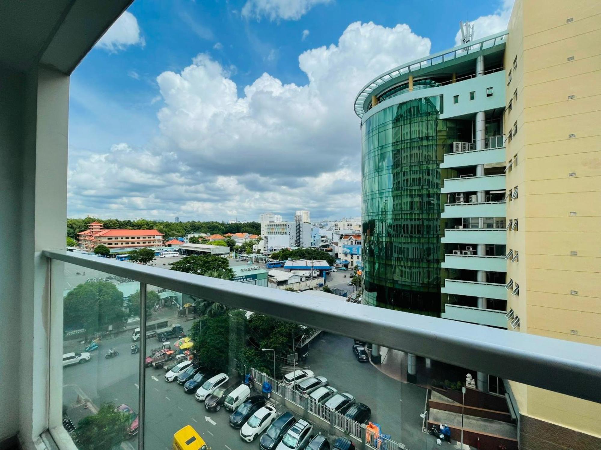 Sky Center Near The Airport *