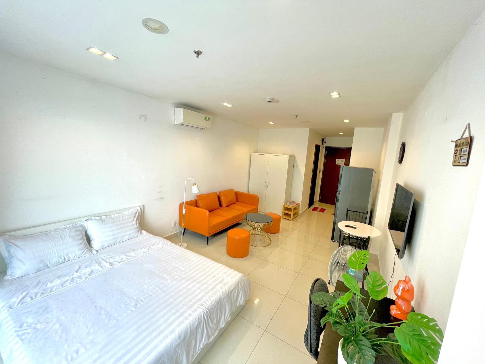 Sky Center Near The Airport * TP. Hồ Chí Minh